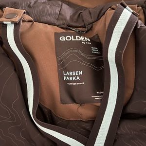 GOLDEN by TNA Larsen parka